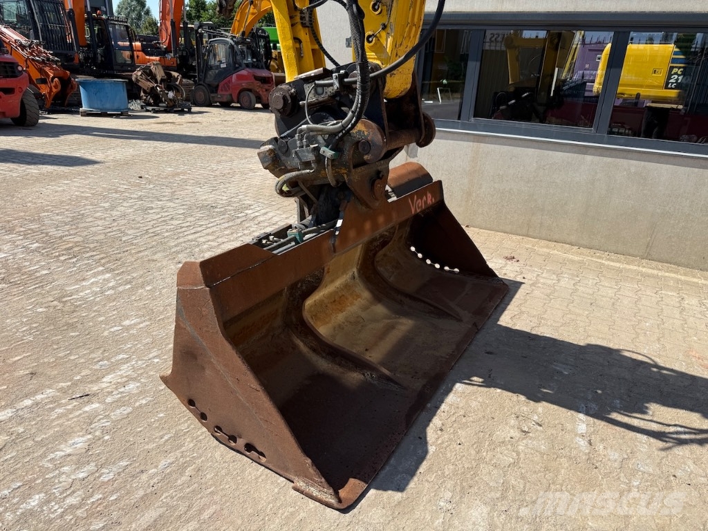 Komatsu PC 240 NLC-11 - PC 240 NLC-11E0 - PC 240 حفارات زحافة