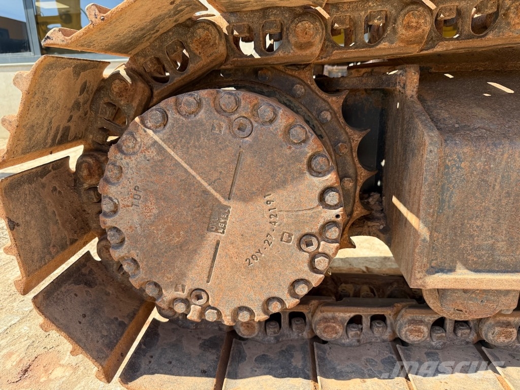 Komatsu PC 240 NLC-11 - PC 240 NLC-11E0 - PC 240 حفارات زحافة