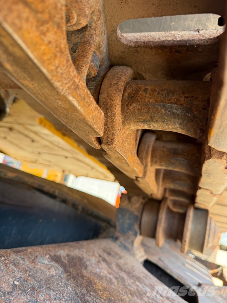 Komatsu PC 240 NLC-11 - PC 240 NLC-11E0 - PC 240 حفارات زحافة