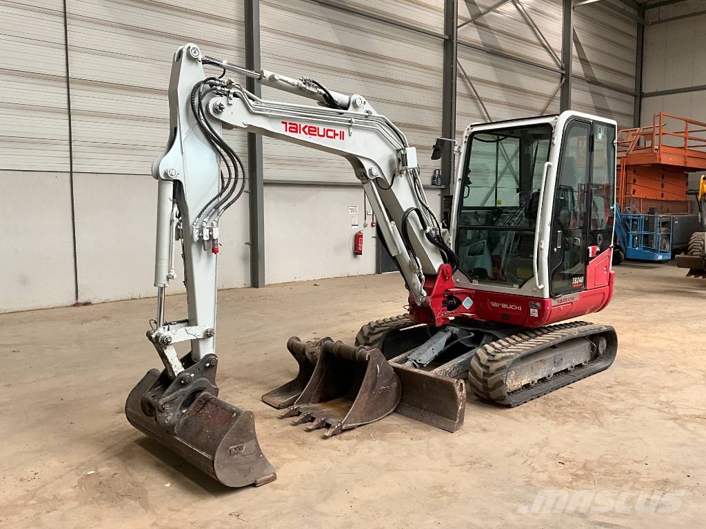 Takeuchi TB 240 Minigravere <7t