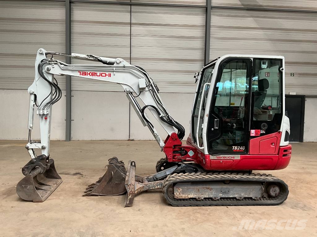 Takeuchi TB 240 Minigravere <7t