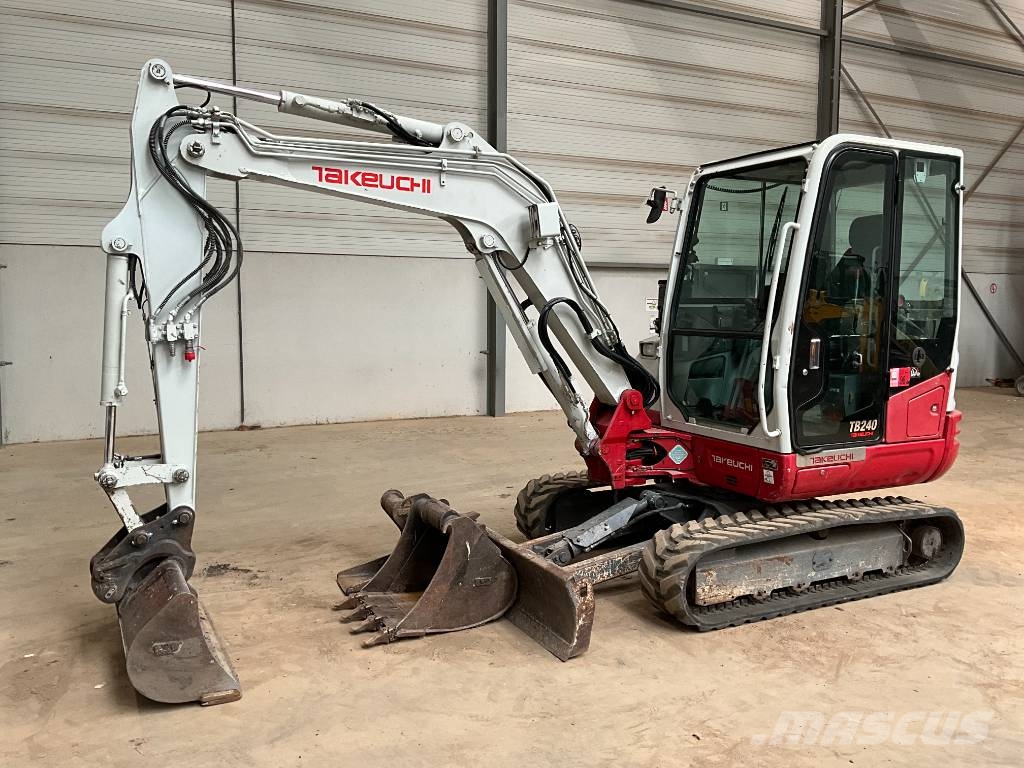 Takeuchi TB 240 Minigravere <7t