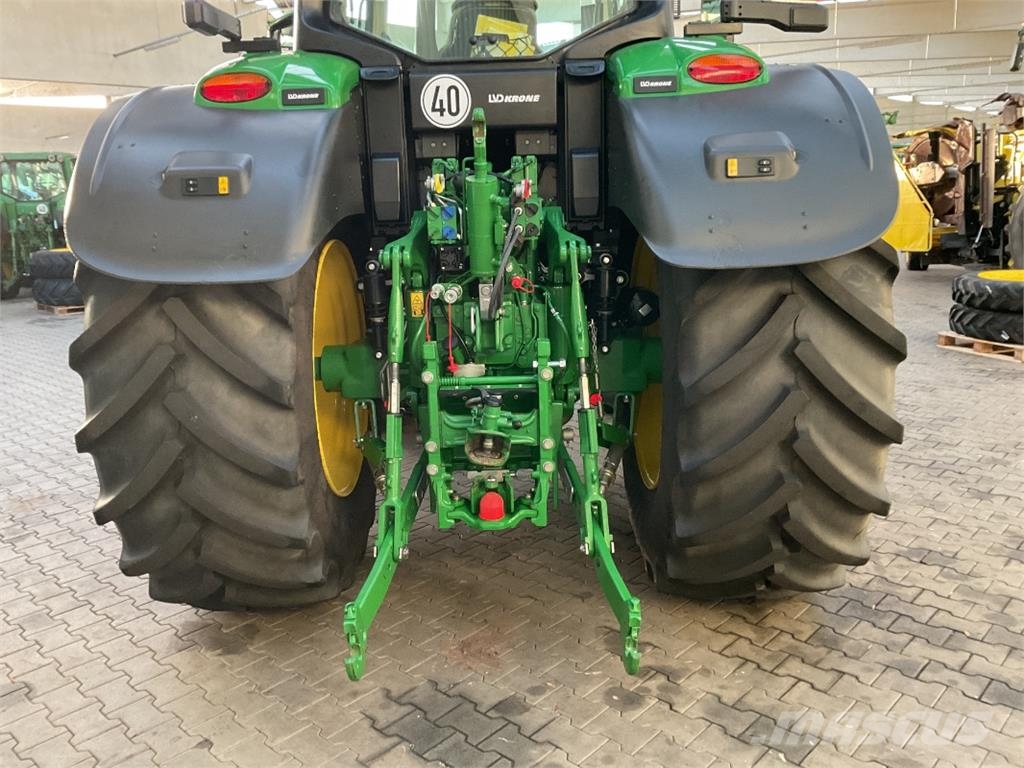 John Deere 6M 200 Traktoren