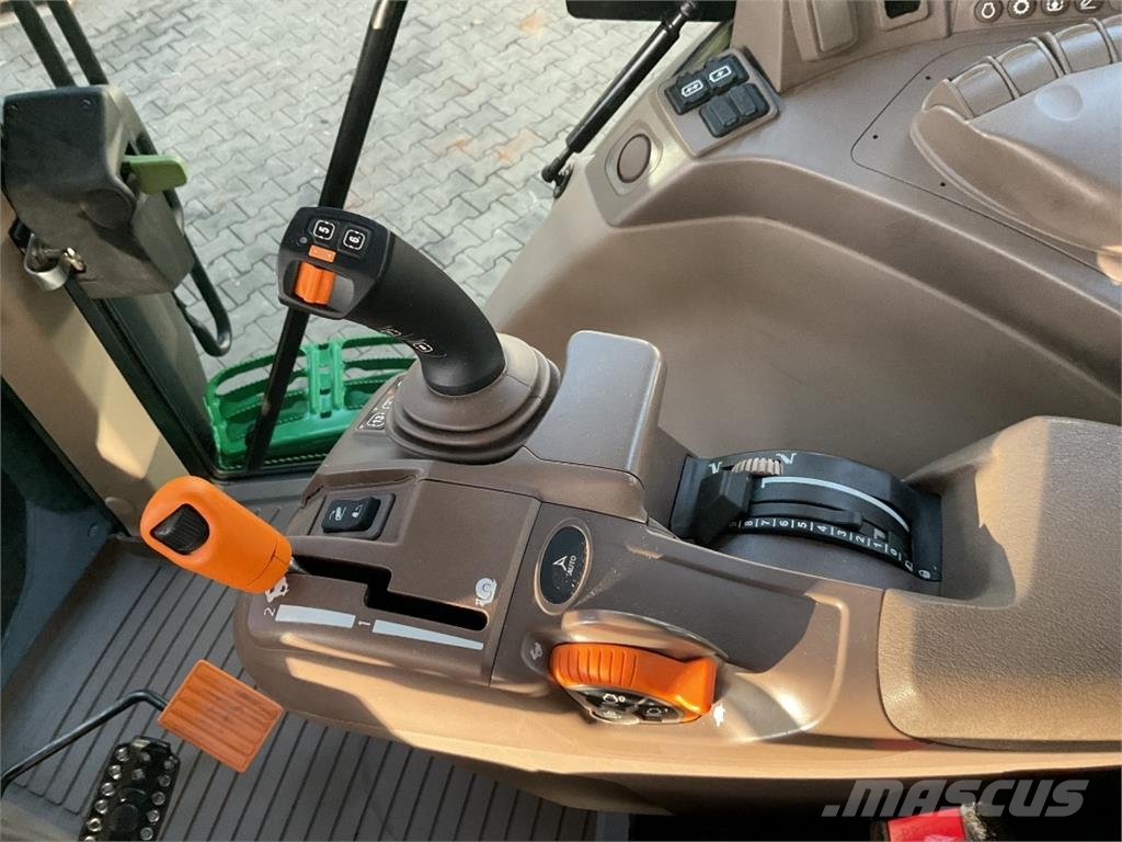John Deere 6M 200 Traktoren