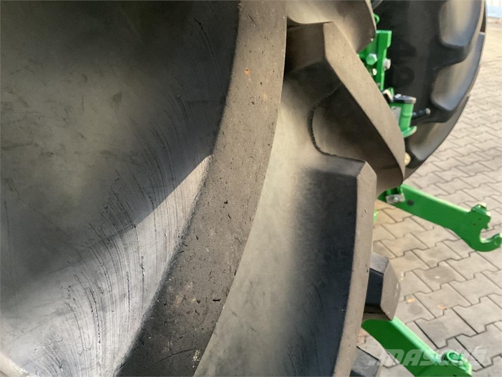 John Deere 6M 200 Traktoren