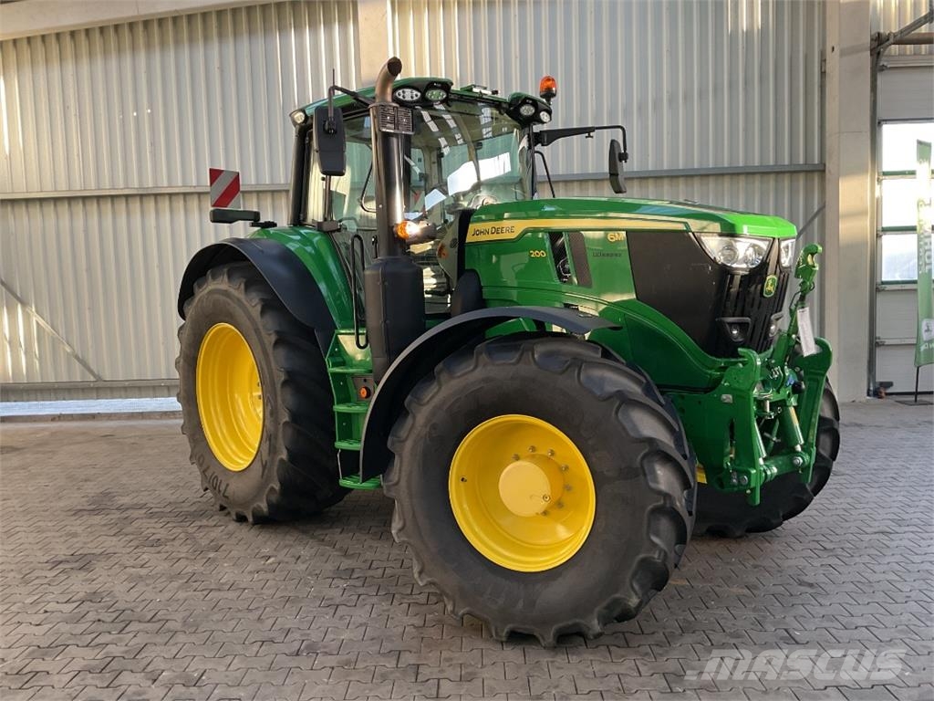 John Deere 6M 200 Traktoren