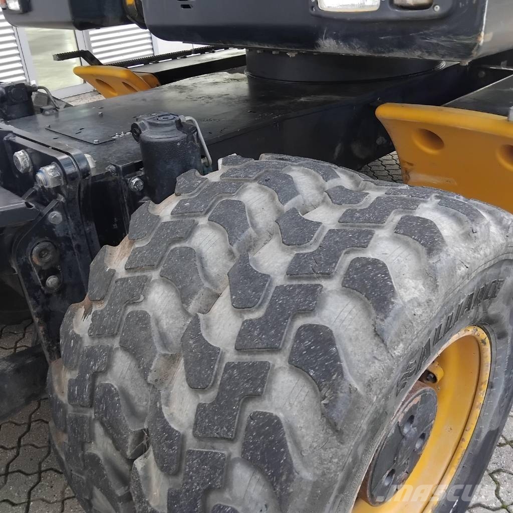 Hydrema MX 17 Wheeled excavators