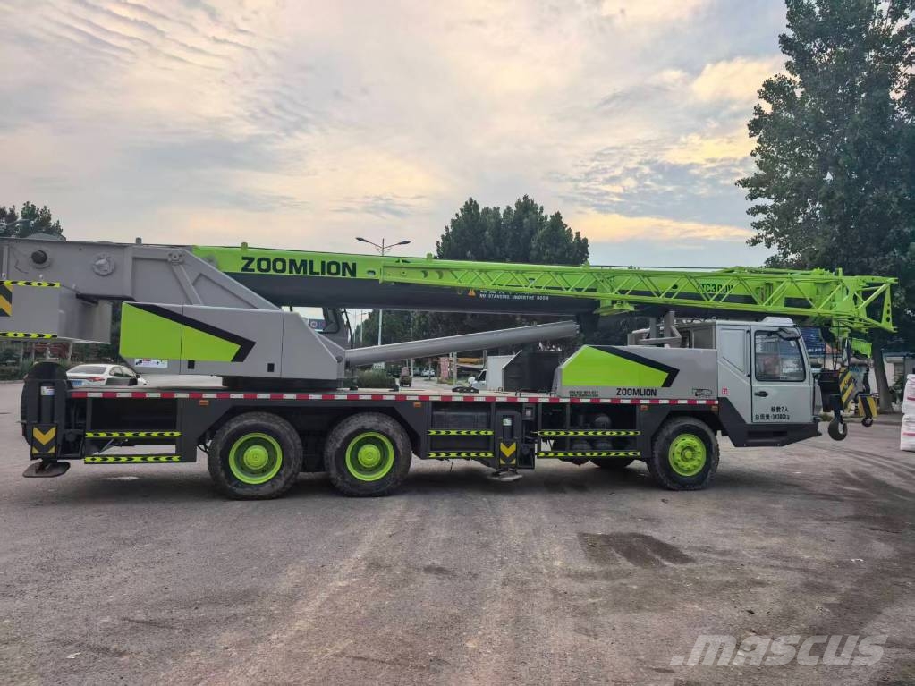 Zoomlion ZTC300V Terepdaruk