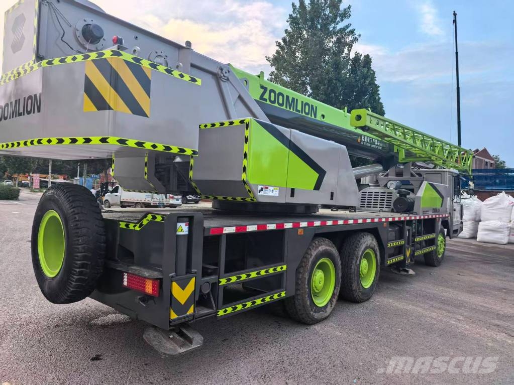 Zoomlion ZTC300V Terepdaruk