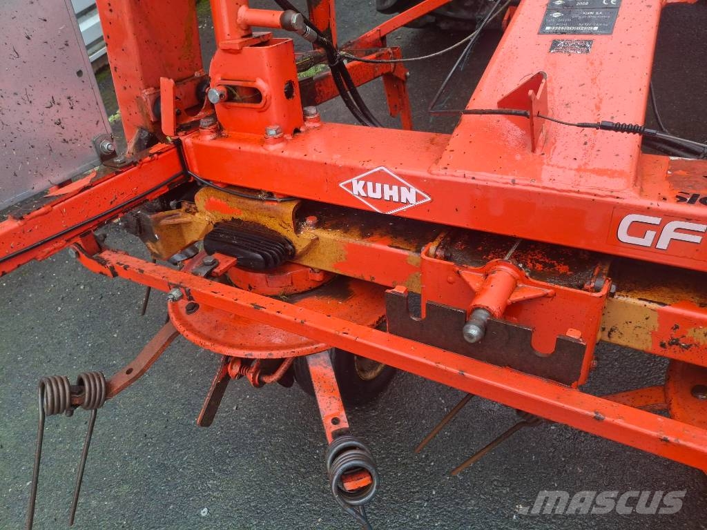 Kuhn GF 5902 مكابس وميبسات التبن