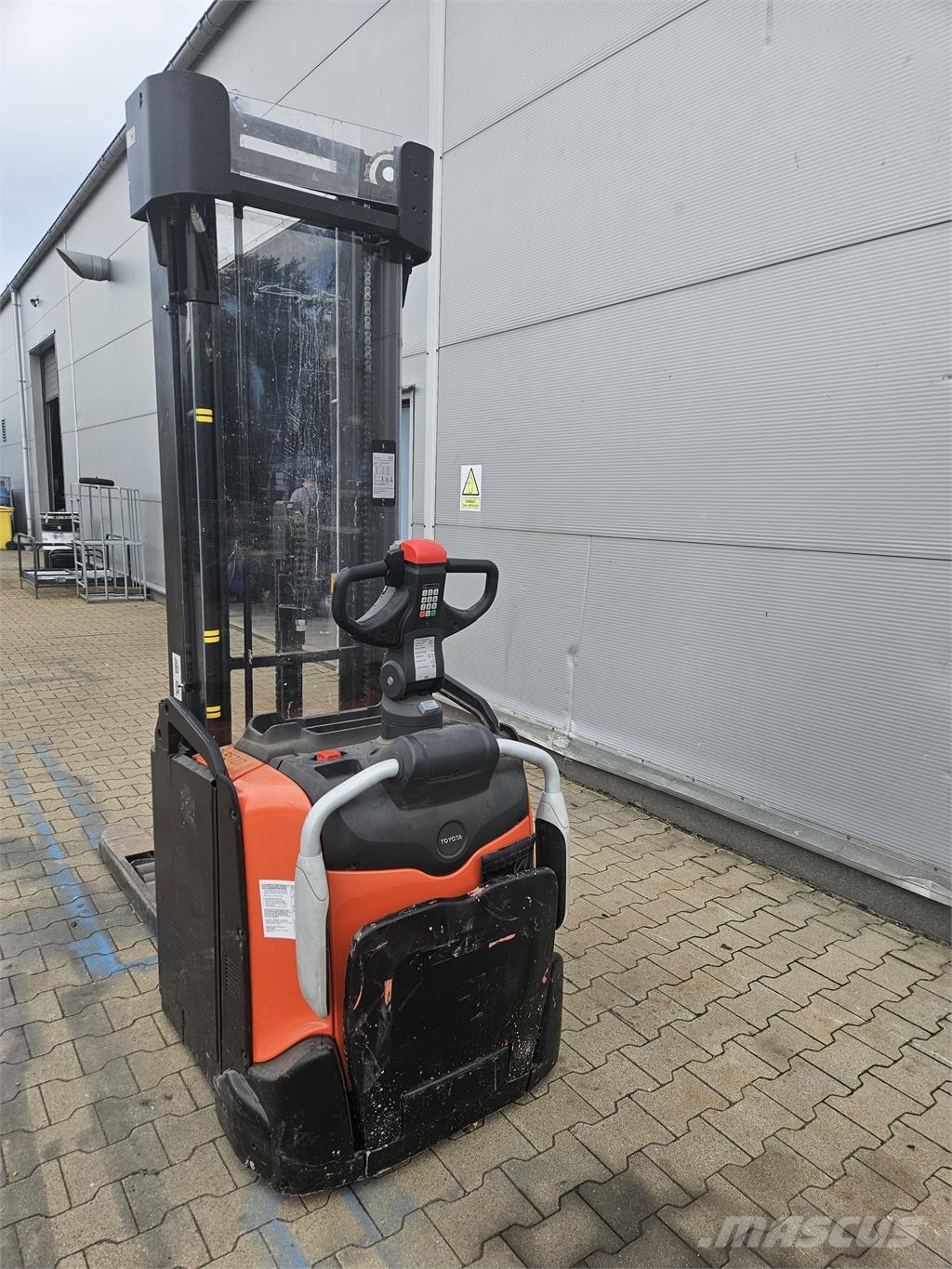 Toyota SPE140 Selbstfahrstapler