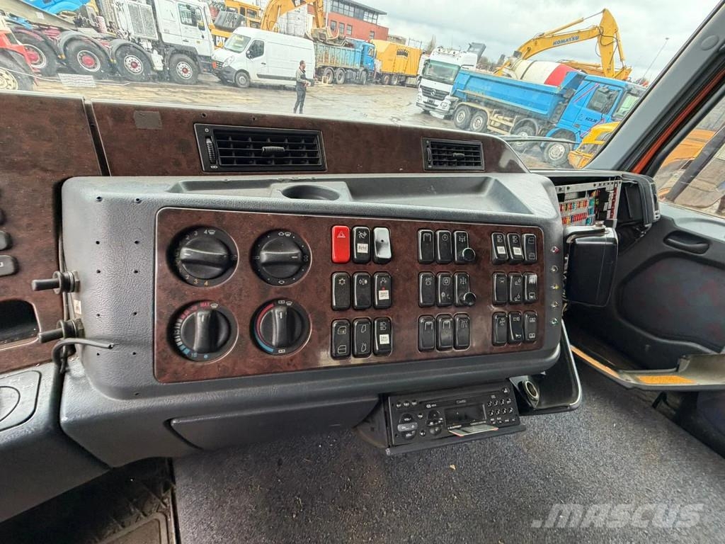 Mercedes-Benz Actros 2657 V8 6x4 EPS 3 Pedals Full Steel Suspens 牵引车