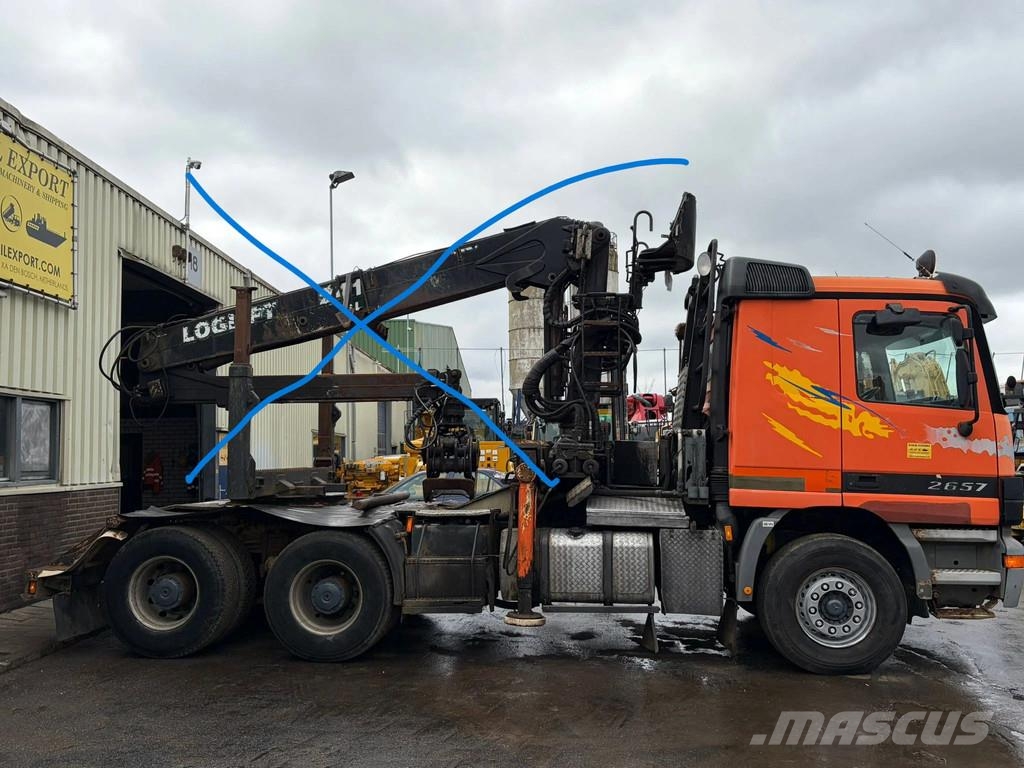 Mercedes-Benz Actros 2657 V8 6x4 EPS 3 Pedals Full Steel Suspens 牵引车