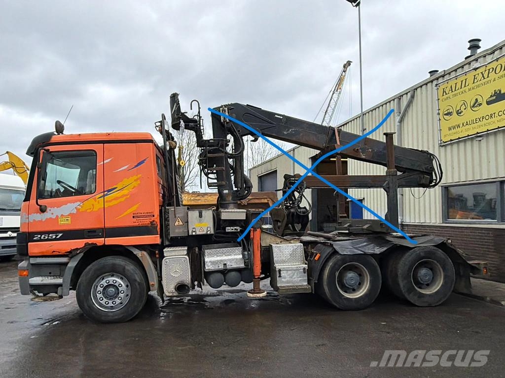 Mercedes-Benz Actros 2657 V8 6x4 EPS 3 Pedals Full Steel Suspens 牵引车