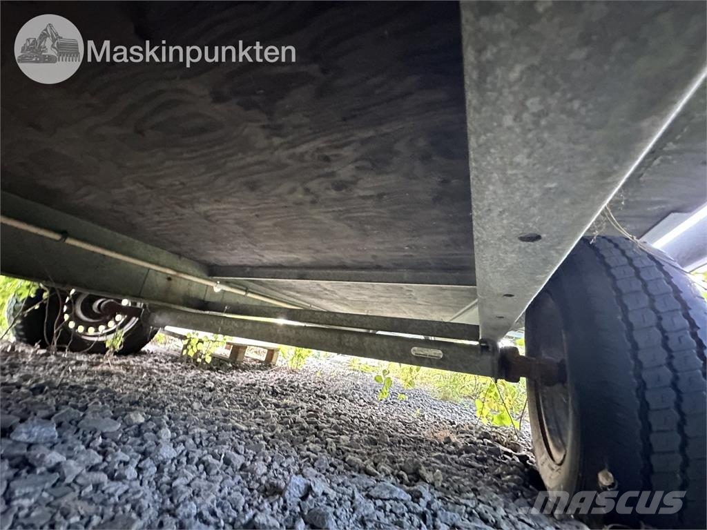 Vallavagnen 892 Ehitussoojakud