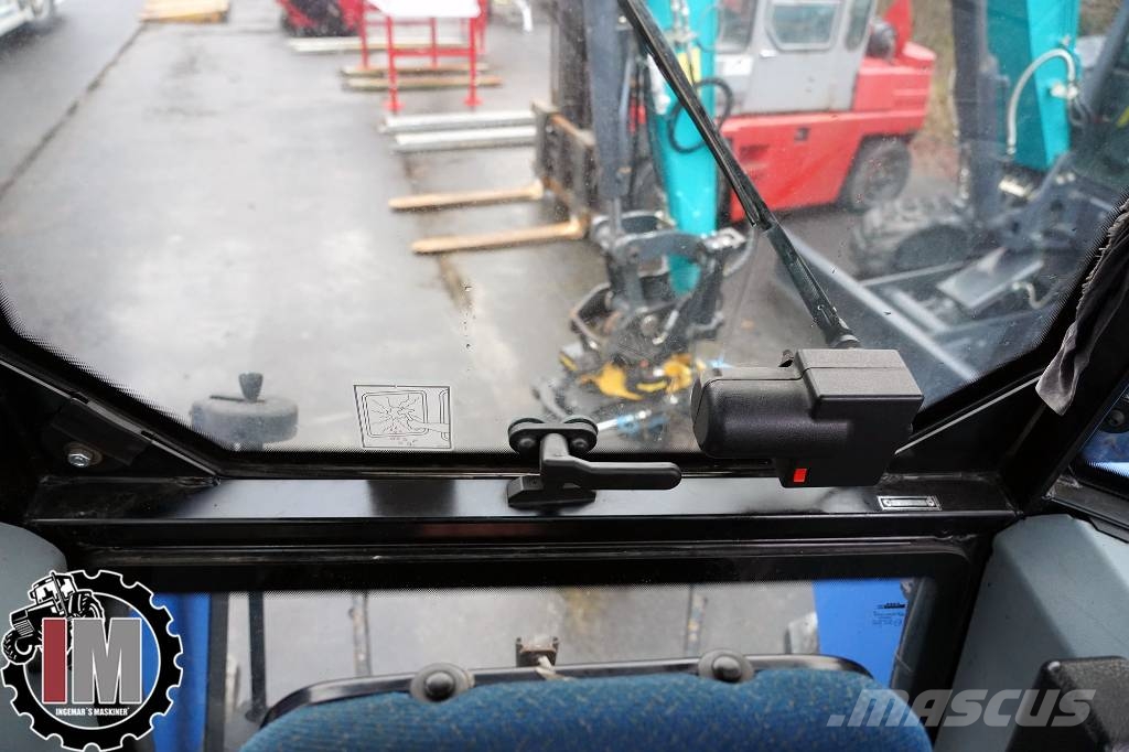 New Holland TD 5.85 / XHD316 Tractors