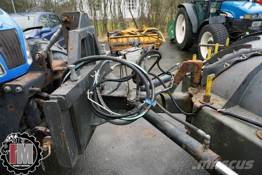 New Holland TD 5.85 / XHD316 Tractors