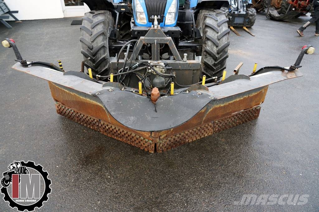 New Holland TD 5.85 / XHD316 Tractors