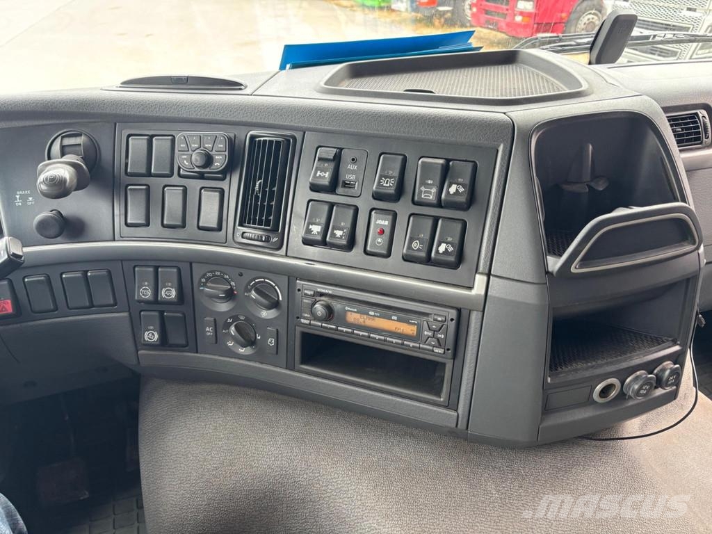 Volvo FM330 4x2 EURO5 + JOAB SKIP LOADER شاحنات لوادر