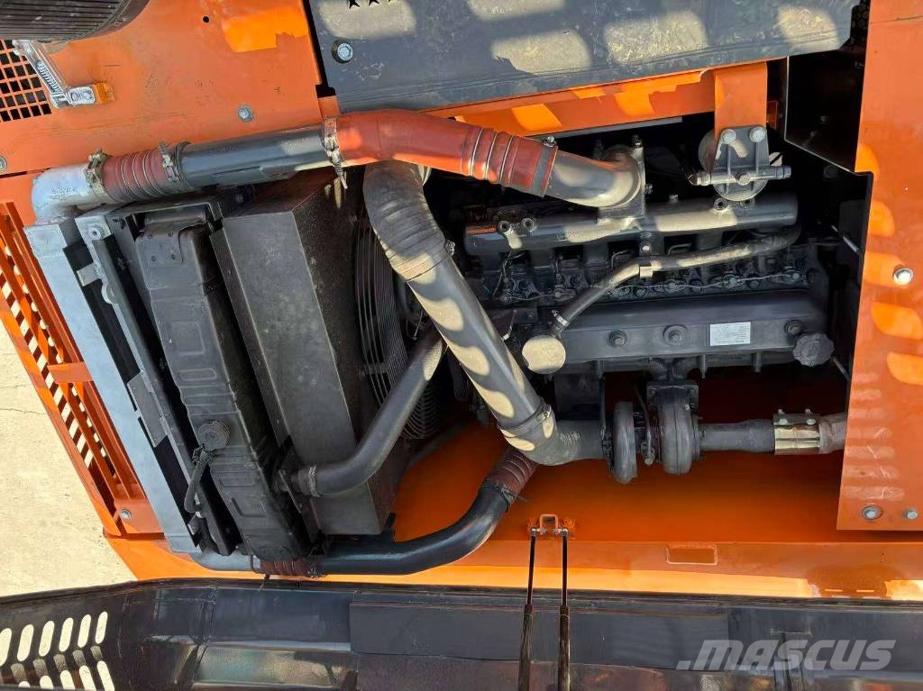 Doosan DX 225 LCA Excavatoare pe șenile