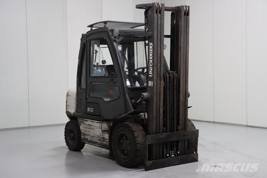 Nissan UGD02A30PQ Gas Stapler