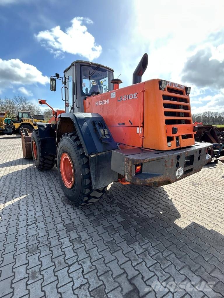 Hitachi LX 210 E Φορτωτές με λάστιχα (Τροχοφόροι)