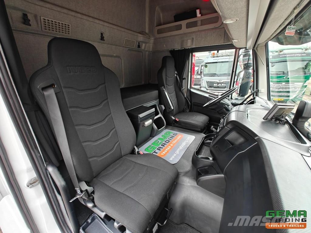 Iveco Stralis 310 4x2 Sleeper Cab Euro6C - Enclosed Box Bakwagens met gesloten opbouw