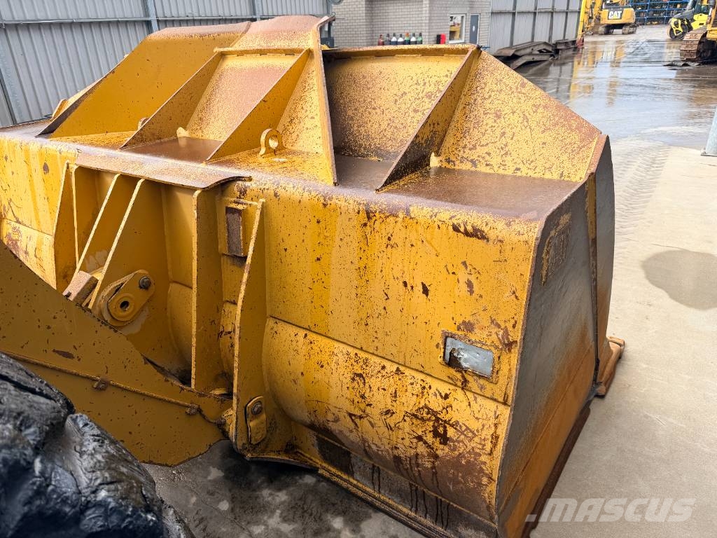 CAT 966M Wielladers