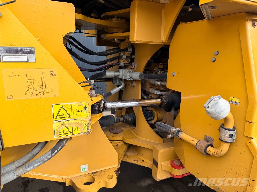 CAT 966M Wielladers
