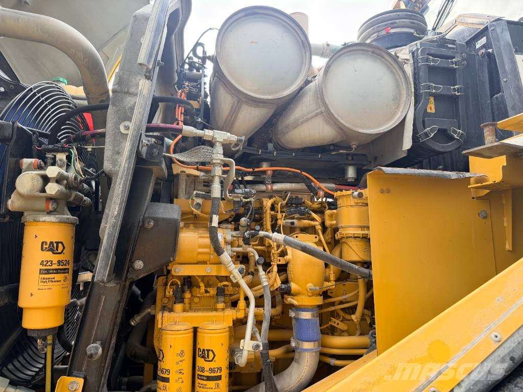 CAT 966M Wielladers