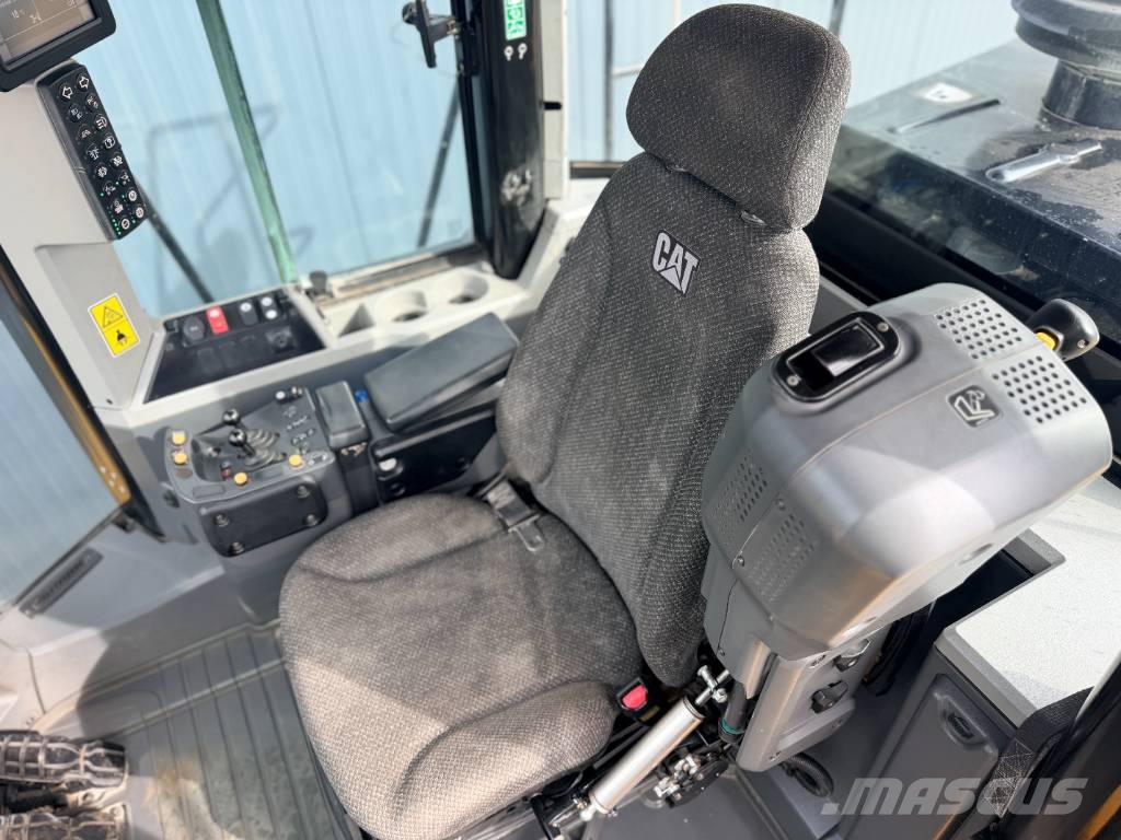 CAT 966M Wielladers