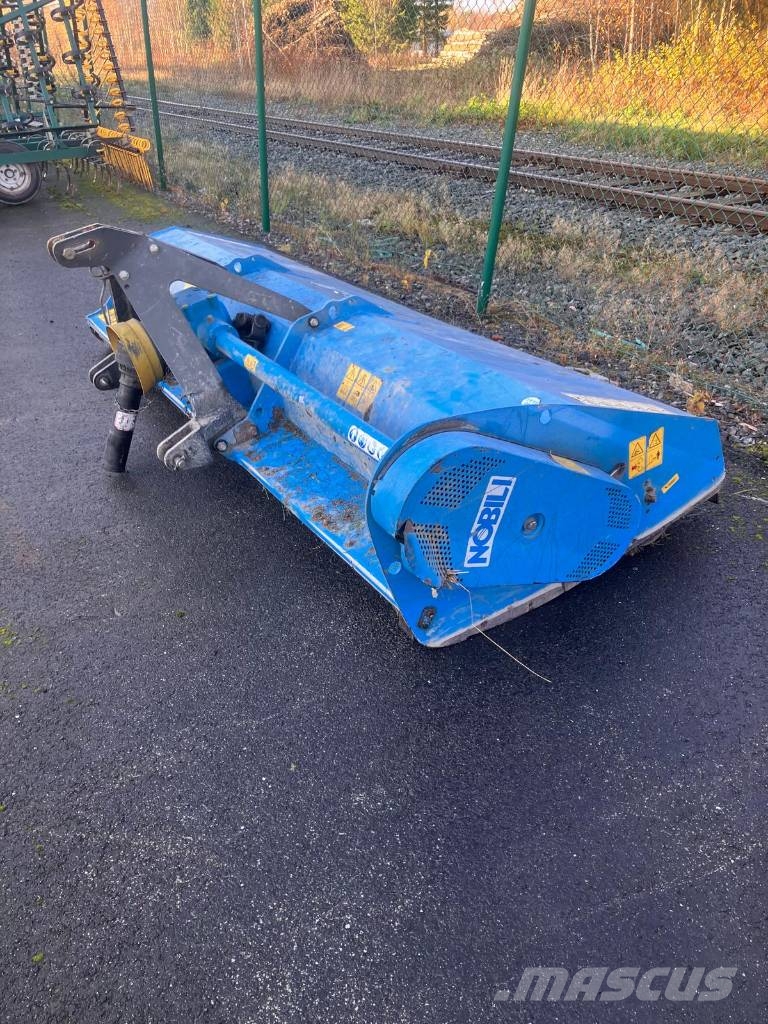 Nobili BP 30 Tritutator جزازات وأغطية المراعي