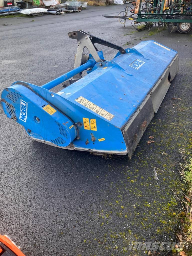 Nobili BP 30 Tritutator جزازات وأغطية المراعي