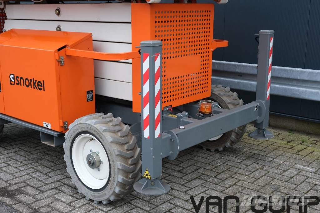 Snorkel S 3370 ORT (ONLY 37h) Ruw terrein schaarhoogwerker Plataformas tijera