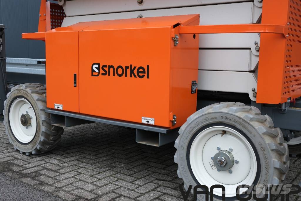 Snorkel S 3370 ORT (ONLY 37h) Ruw terrein schaarhoogwerker Plataformas tijera