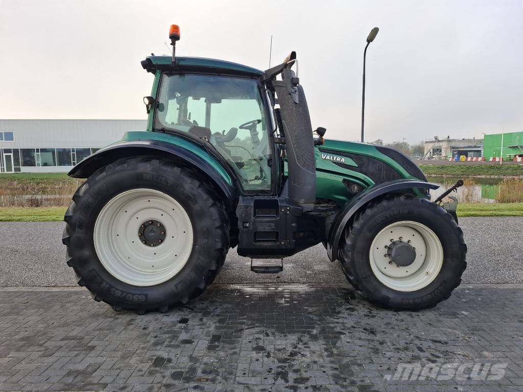 Valtra T 194 Direct TwinTrac 트랙터