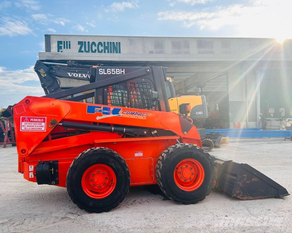 Fiat-Kobelco minipala Обработка на материали - други