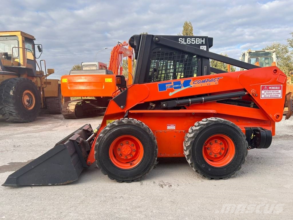 Fiat-Kobelco minipala Обработка на материали - други