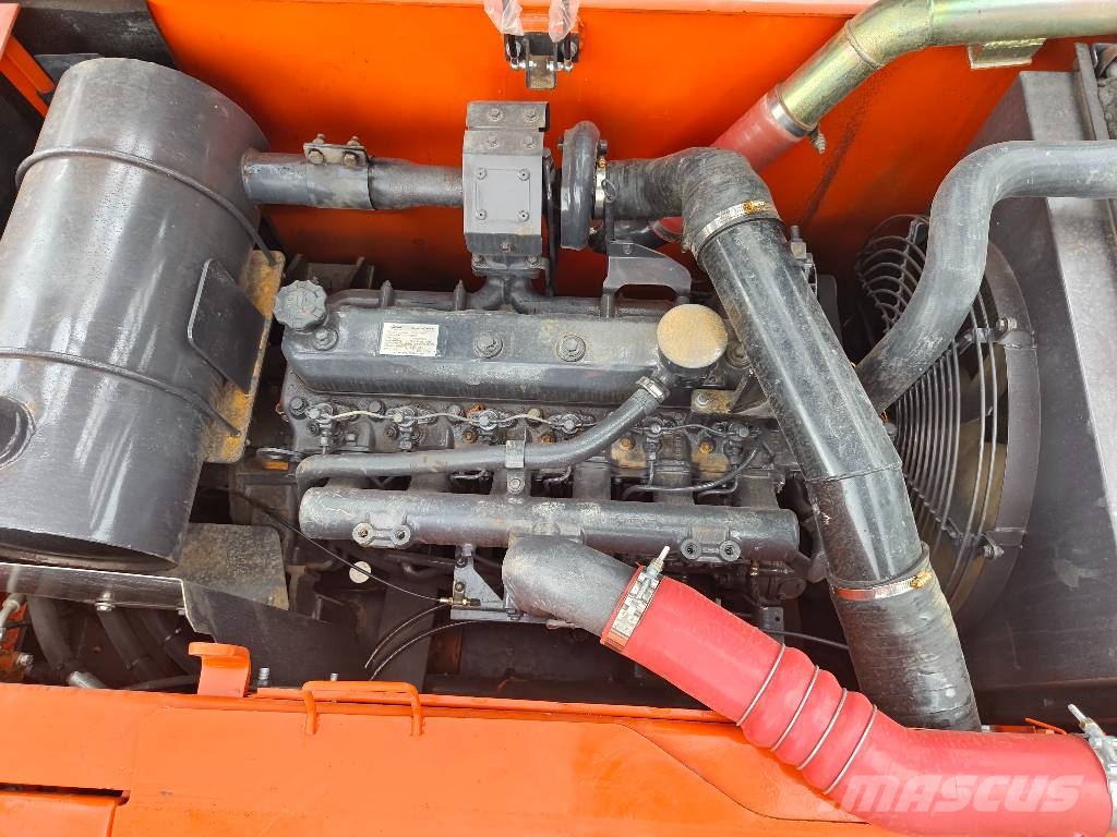 Doosan DX 225 LCA 履带挖掘机