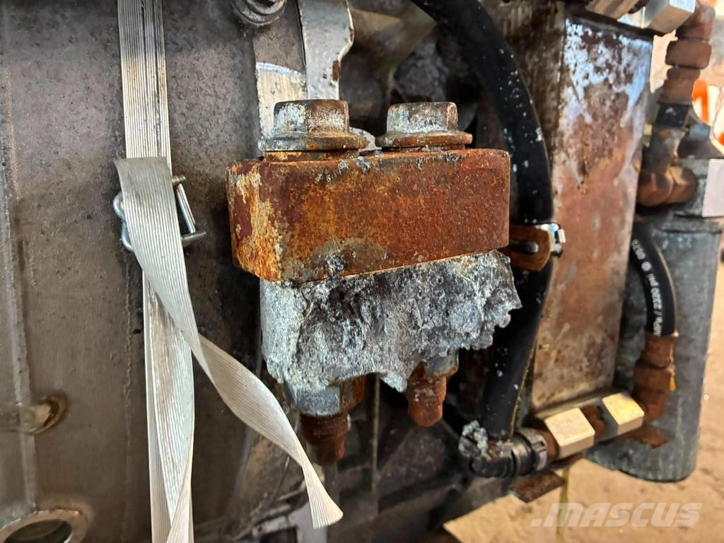 Volvo D5K240 22033561 GEARBOX AT2412E 3190763 Moteur