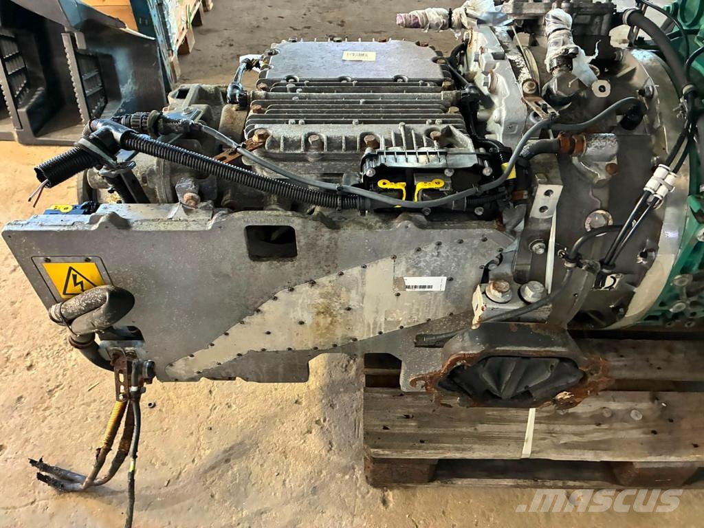 Volvo D5K240 22033561 GEARBOX AT2412E 3190763 Moteur