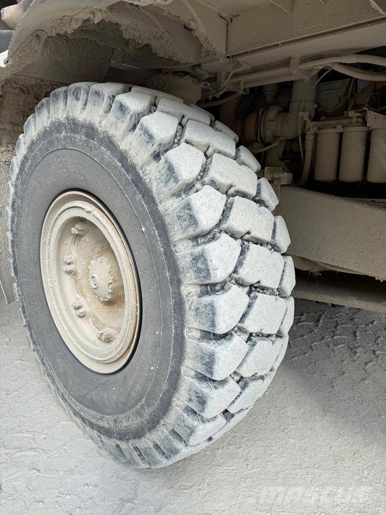 CAT 775 G Karjeras kravas automašīnas