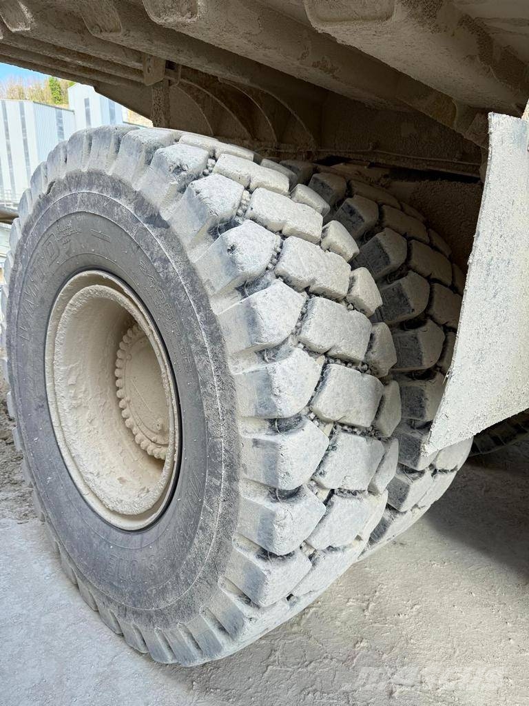 CAT 775 G Karjeras kravas automašīnas
