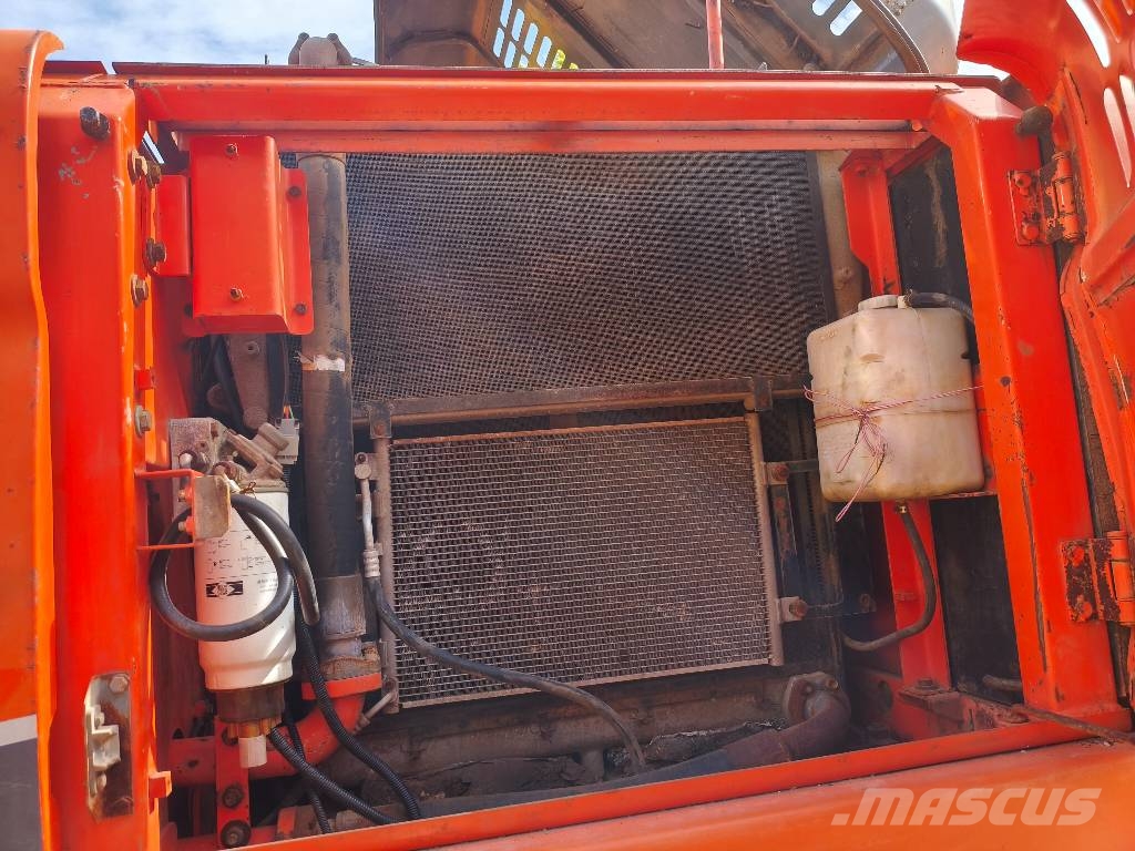 Doosan DX 300 LC Bagri goseničarji
