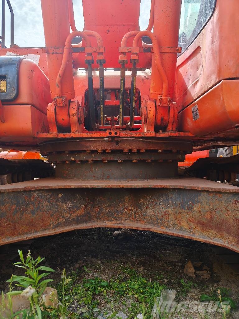 Doosan DX 300 LC Bagri goseničarji