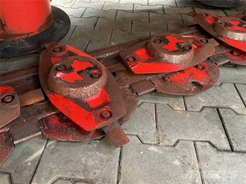 Kuhn GMD 310 FF Maaikneuzers