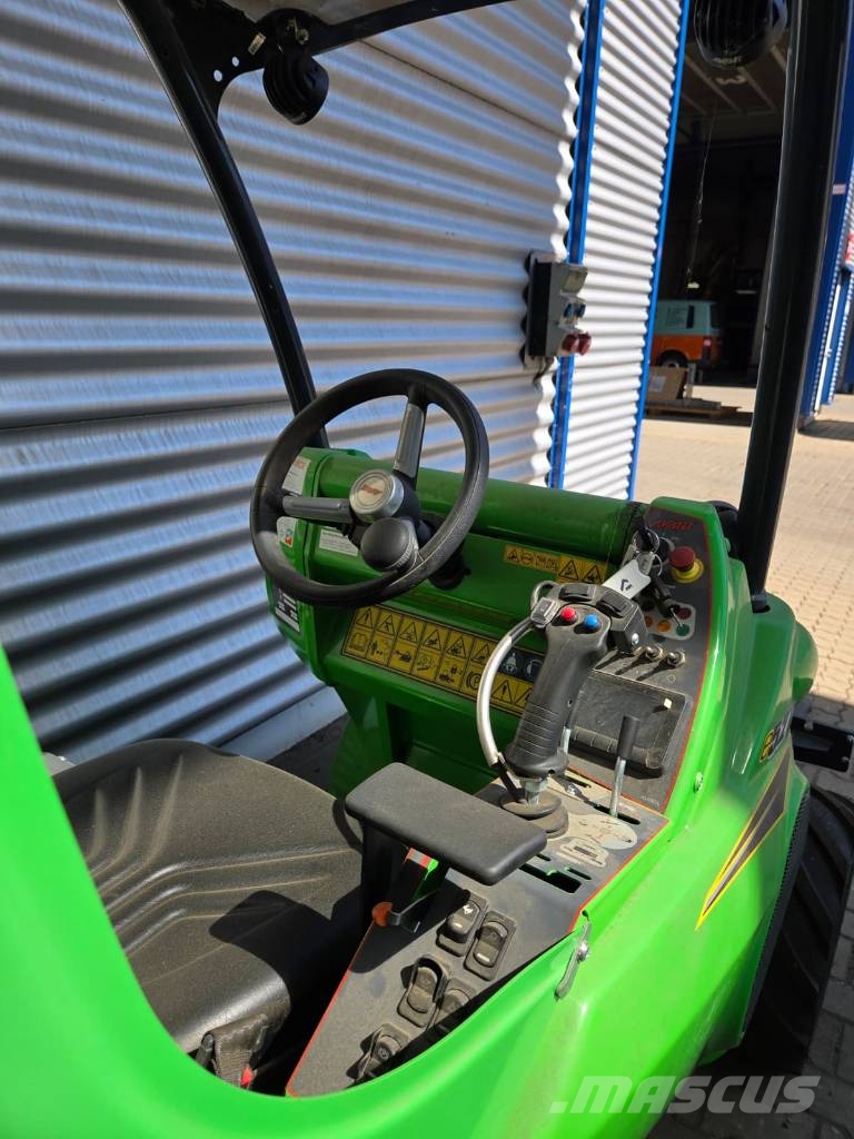 Avant E 527 Skid steer loaders