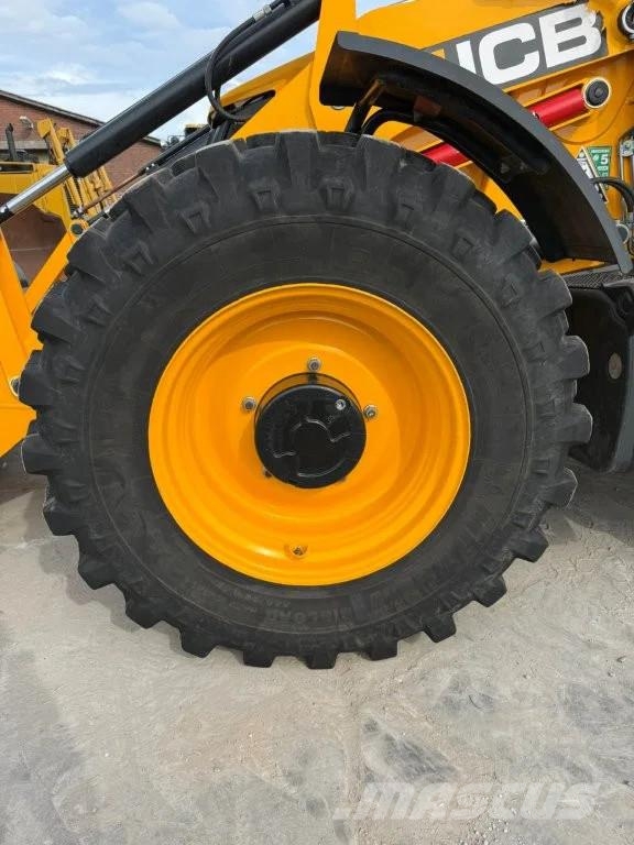 JCB 5CX Pro (4CX, 3CX) Kaivurikuormaajat