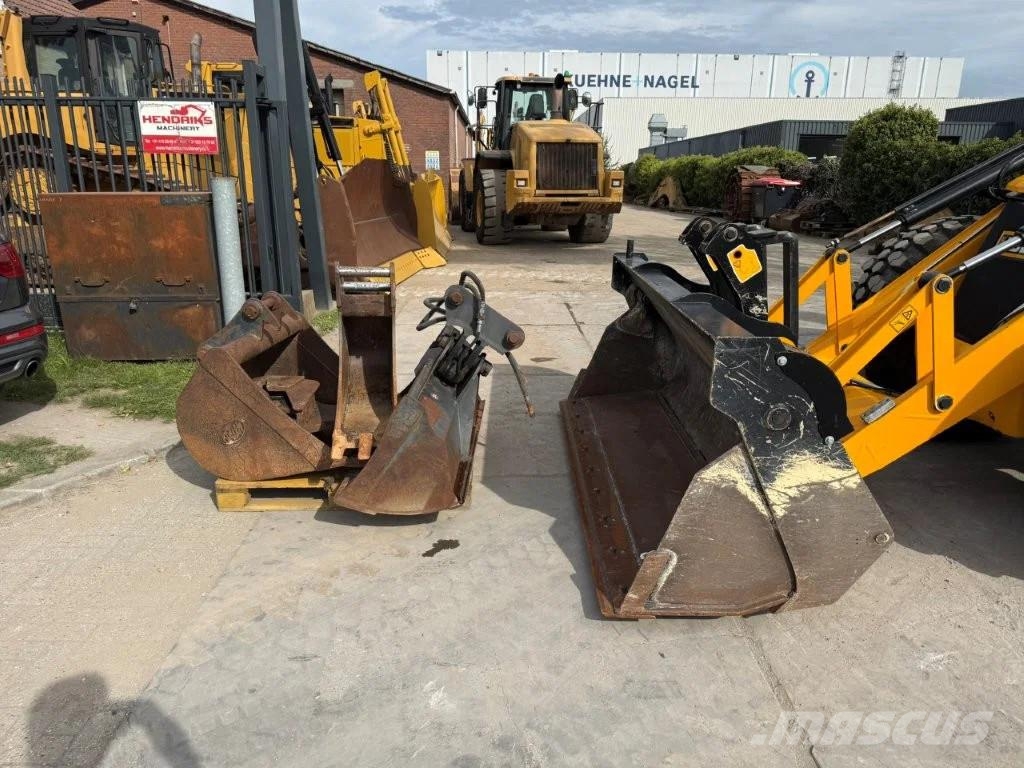 JCB 5CX Pro (4CX, 3CX) Kaivurikuormaajat