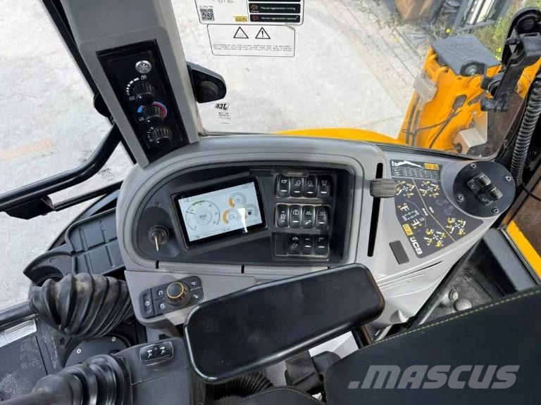 JCB 5CX Pro (4CX, 3CX) Kaivurikuormaajat